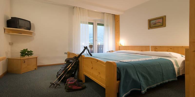 Lake&Nature Hotel Gloria Molveno Exterior photo